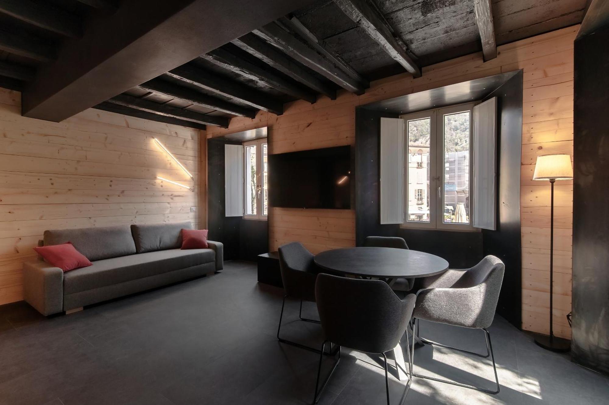 Fitzgerald Building - The House Of Travelers Apartment โกโม ภายนอก รูปภาพ