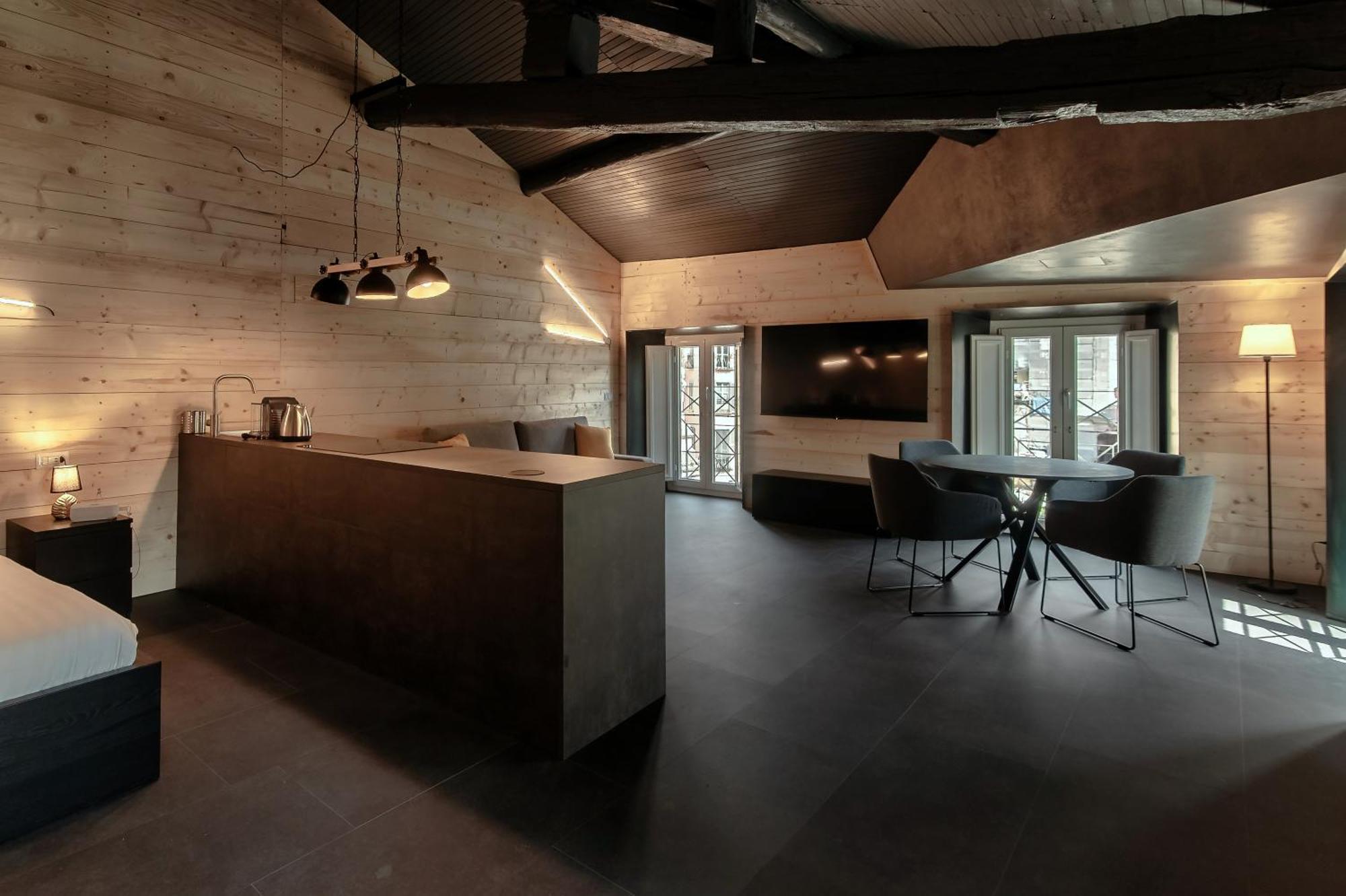 Fitzgerald Building - The House Of Travelers Apartment โกโม ห้อง รูปภาพ