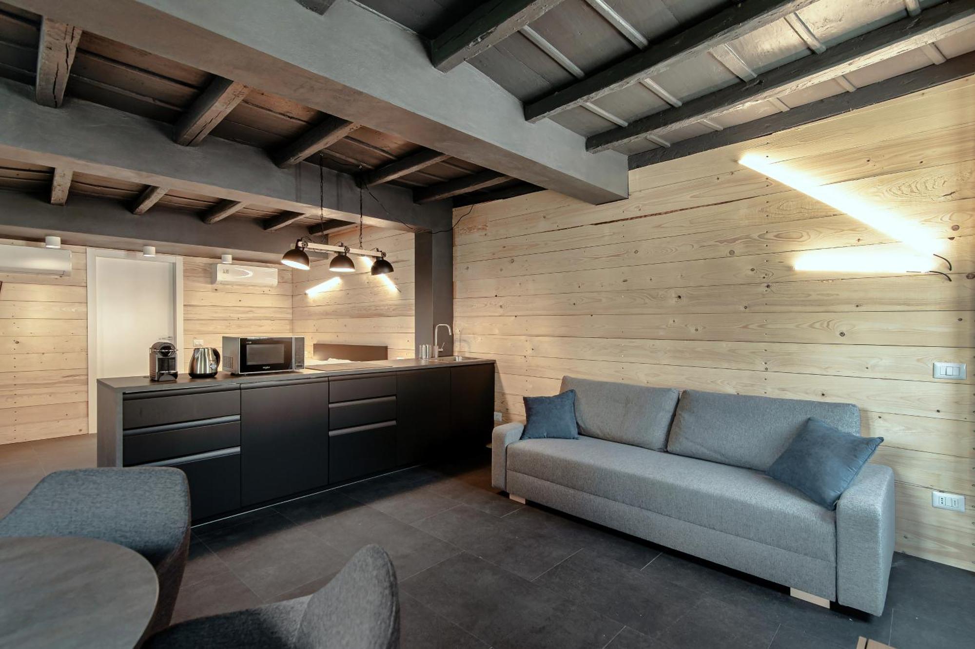 Fitzgerald Building - The House Of Travelers Apartment โกโม ภายนอก รูปภาพ