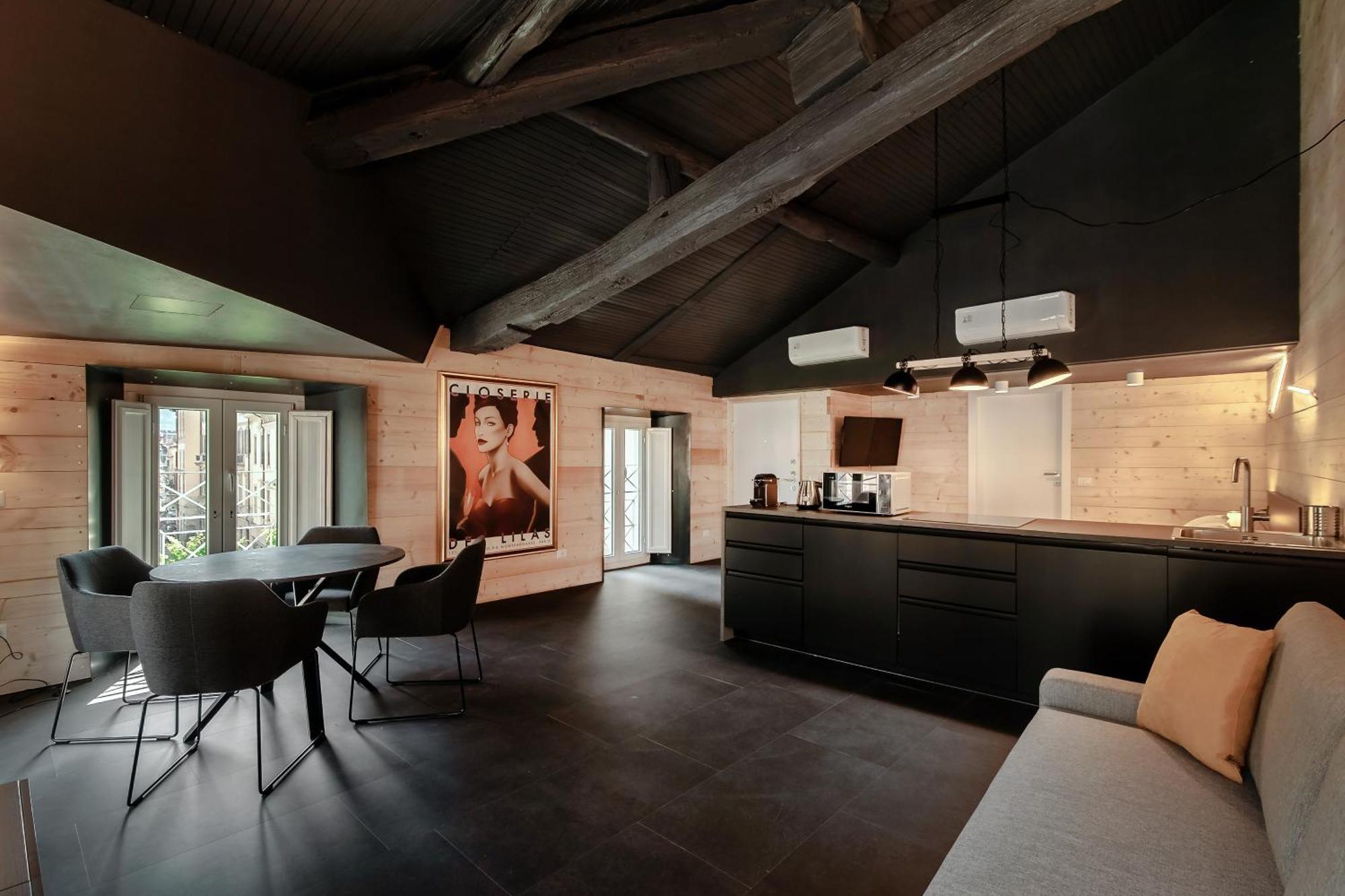 Fitzgerald Building - The House Of Travelers Apartment โกโม ห้อง รูปภาพ