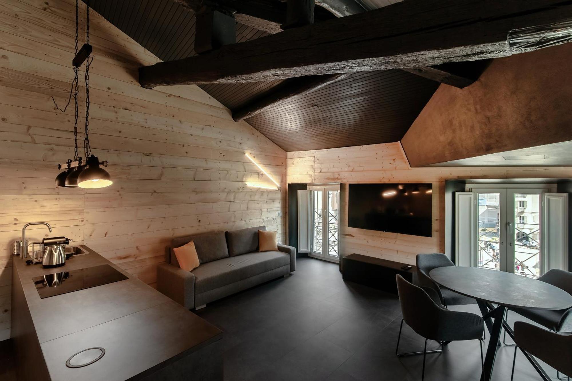 Fitzgerald Building - The House Of Travelers Apartment โกโม ห้อง รูปภาพ