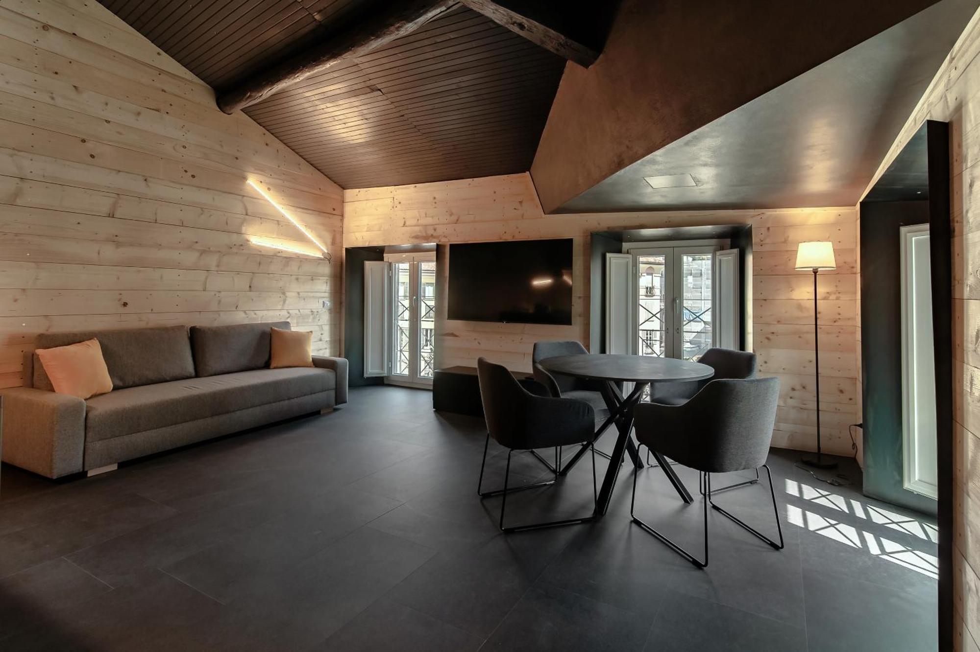 Fitzgerald Building - The House Of Travelers Apartment โกโม ห้อง รูปภาพ
